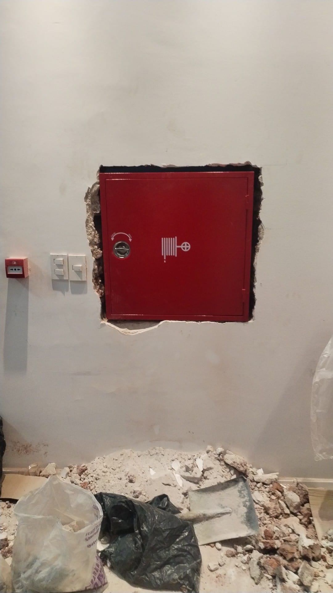 Gabinetes contra incendios en local comercial